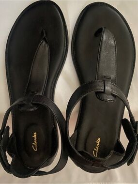 Clarks Black Leather Ankle-Strap T-Style Sandals Size-7